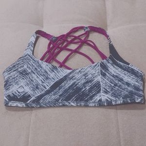 Lululemon sports bra